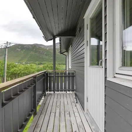Four Bedroom House With Sauna In The Lyngen Alps Σπίτι διακοπών *