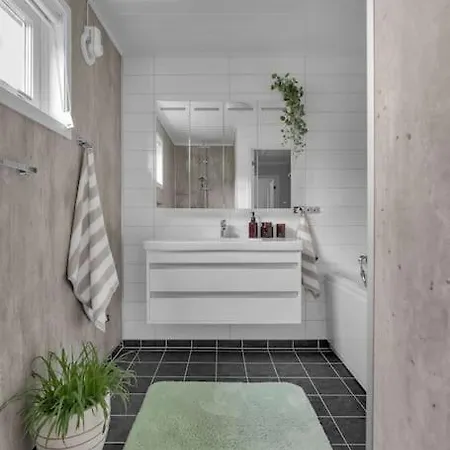 Four Bedroom House With Sauna In The Lyngen Alps بيت للعطل *