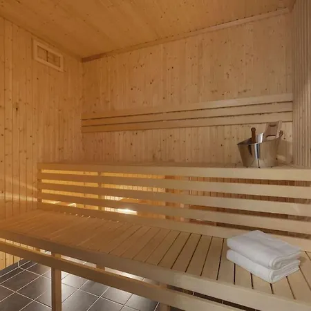 Four Bedroom House With Sauna In The Lyngen Alps Holiday home Straumen (Troms)