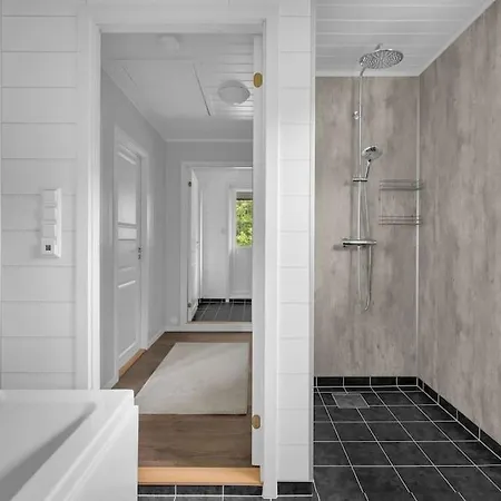 بيت للعطل Four Bedroom House With Sauna In The Lyngen Alps *