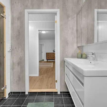 Four Bedroom House With Sauna In The Lyngen Alps Straumen (Troms)