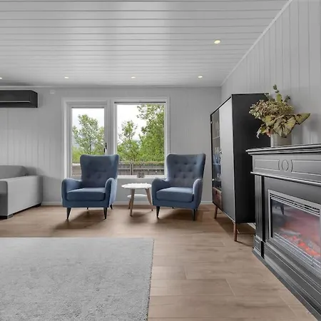Four Bedroom House With Sauna In The Lyngen Alps *