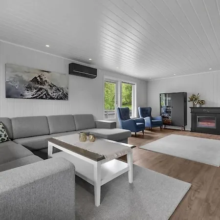 Four Bedroom House With Sauna In The Lyngen Alps Straumen (Troms)