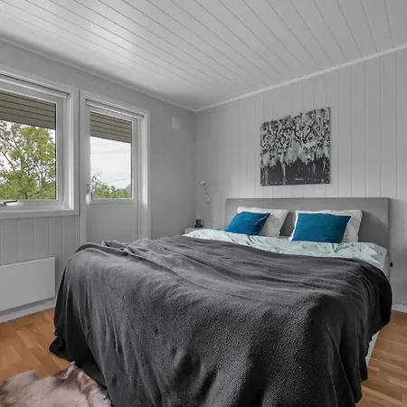 بيت للعطل Four Bedroom House With Sauna In The Lyngen Alps *