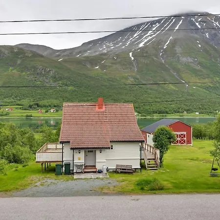 Four Bedroom House With Sauna In The Lyngen Alps *